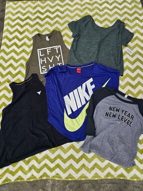 Mixed Lot Women’s Athletic Shirts Medium